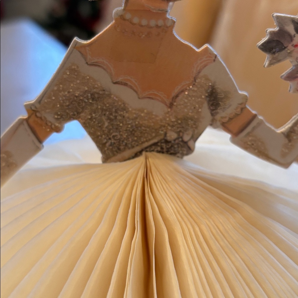 Vintage Hallmark Bride Centerpiece - Picture 8 of 14